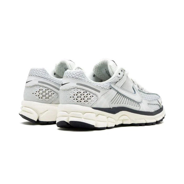 Nike Vomero 5 "Photon Dust"